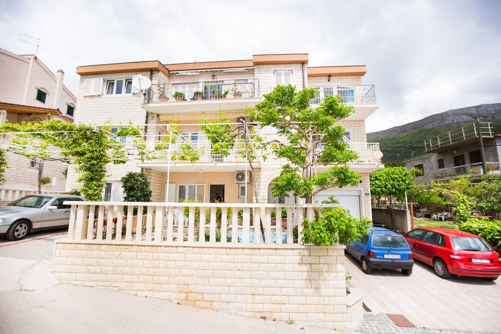 Apartments Sara Podstrana Exterior photo