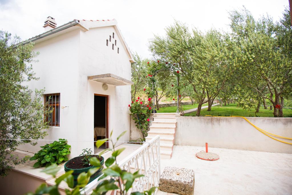 Apartments Sara Podstrana Exterior photo